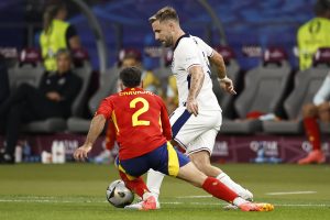 united czeka na swojego piłkarza Luke Shaw