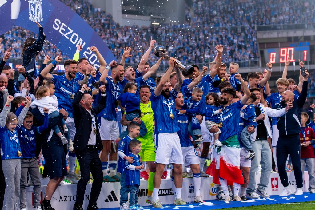klub z Poznania świętuje mistrzostwo