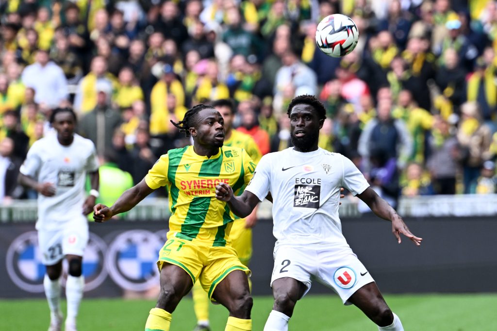 paris fc moses simon
