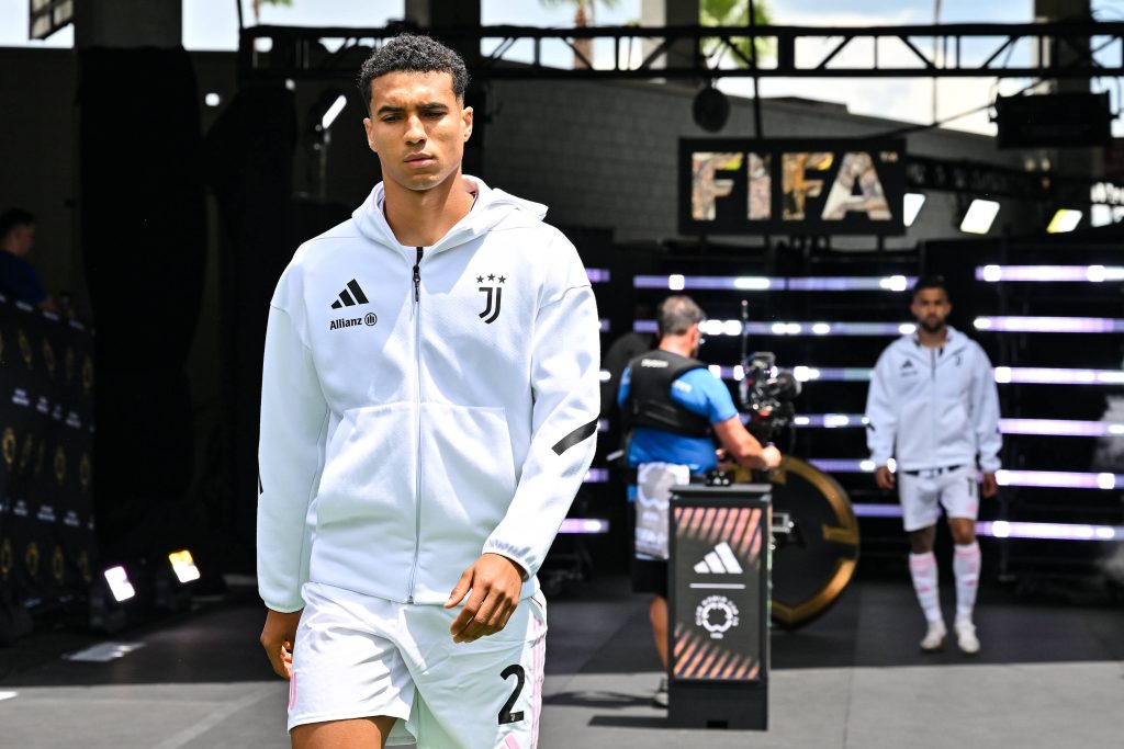 juventus wymiana obrońców alberto costa