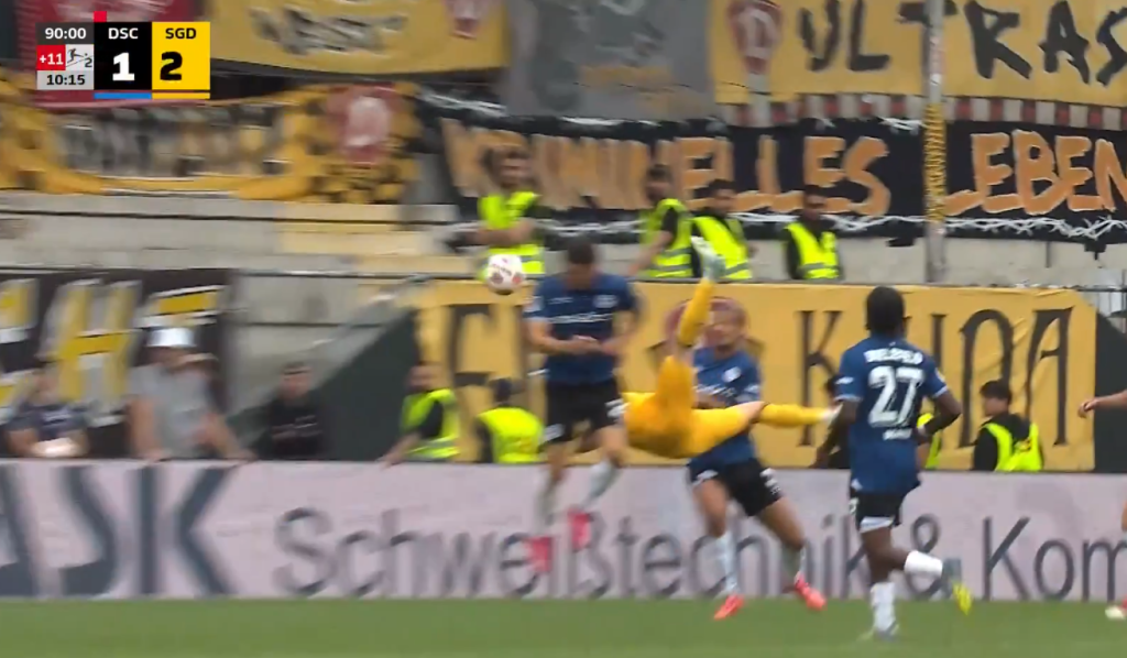 Fenomenalna bramka z przewrotki w 2. Bundeslidze